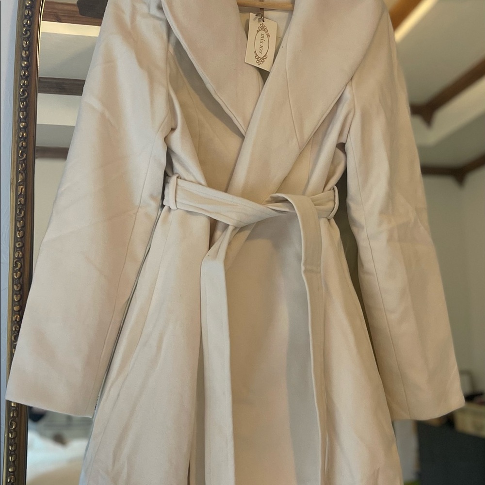 NWT Joyfolie Mia Joy Womens XL Cream Coat